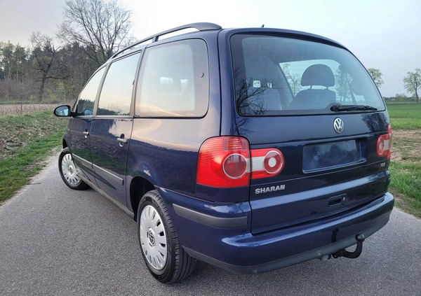 Volkswagen Sharan cena 17999 przebieg: 197000, rok produkcji 2007 z Chełmno małe 781